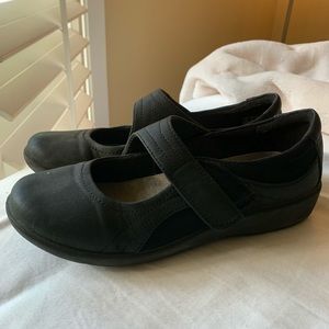 Woman’s black flats